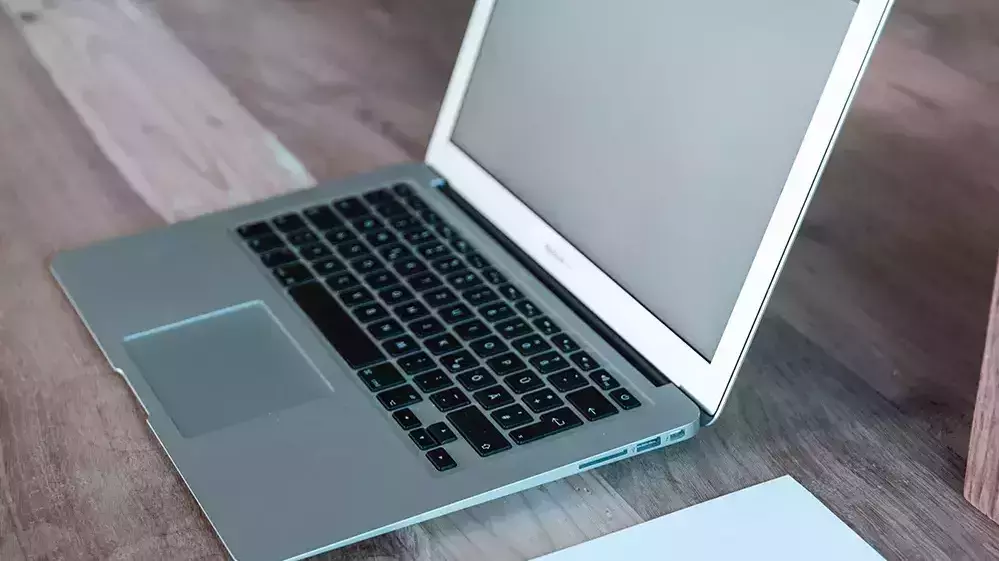 Making Services for Maker Communities